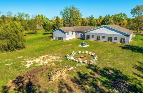 Bridgman Cottage | 8-acre Bridgman Oasis: Pool, Hot Tub & Game Room