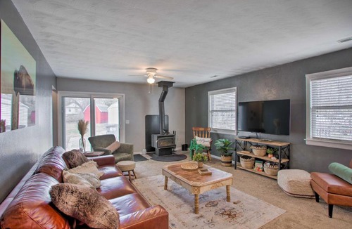 Bedford House | 8 Mi to Lake Eerie & Dtwn Toledo! Peaceful Cottage