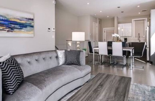 River North House | 811 #1 - Stunning Duplex Condo - Downtown River North