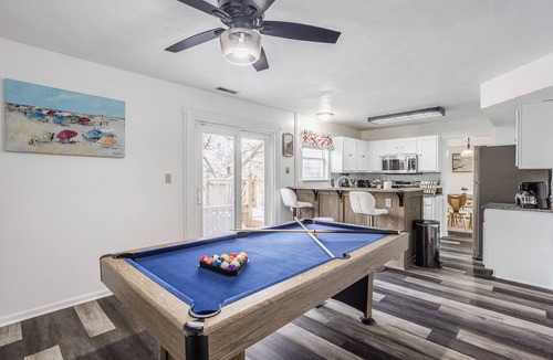Indianapolis House | A king Size Bed Fun House
