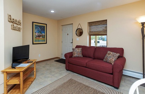 Michigan City Hotel | A Suite Place .5 mi from Beach
