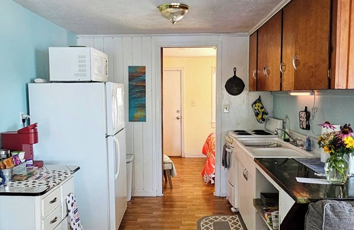 Hastings Apartment | Algonquin Lakeside Suites with Private Dock