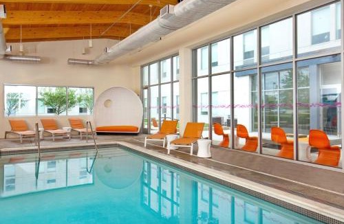 Bolingbrook Hotel | Aloft by Marriott Bolingbrook