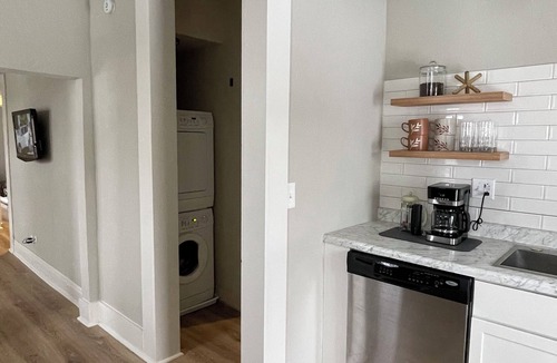 Alma Apartment | Amazing 2-bedroom upstairs apartment in Alma with WiFi, AC, Cable