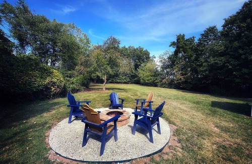 Roseland House | Amazing 6-bedroom house with spacious yard .3 miles from ND campus