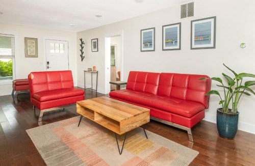 Bloomington House | American Bungalow near IU Stadiums and Downtown Bloomington