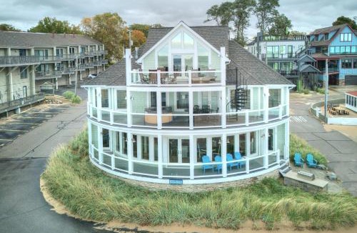South Haven House | Beach Glass Cottage on North Beach w/Hot Tub - Unforgettable Views