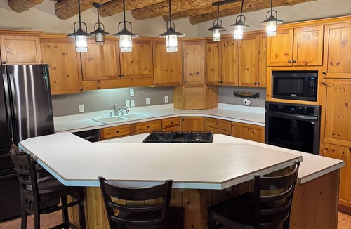 Barryton House | Beautiful 4-BD 9 bed house with heated in-ground pool, fire pit, fiber internet