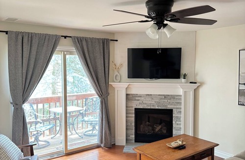 Plymouth Condo | ✨ Beautiful, fully furnished property, carport parking, wifi, balcony, in-unit washer & dryer ✨