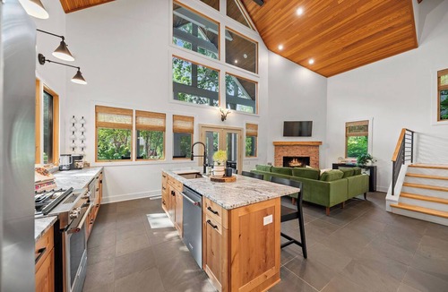 Shorewood-Tower Hills-Harbert House | Beautiful Harbert Home Close to Sandy Lake Michigan Beach!