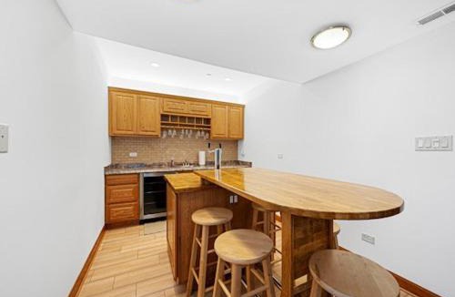 Bridgeview House | Beautiful home in Bridgeview!