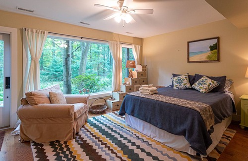 Harbert House | Beautifully Decorated, 5 True Bedrooms, Walk to Beach, Hot Tub, Firepit