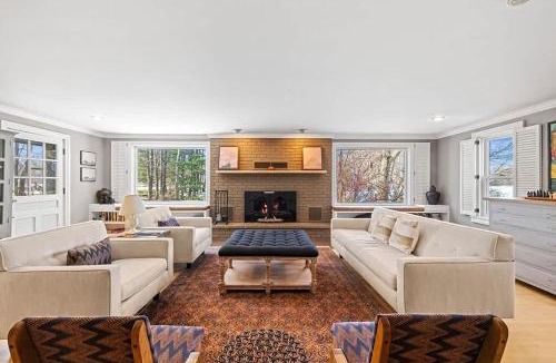 Three Oaks House | Berrywood Farmhouse
