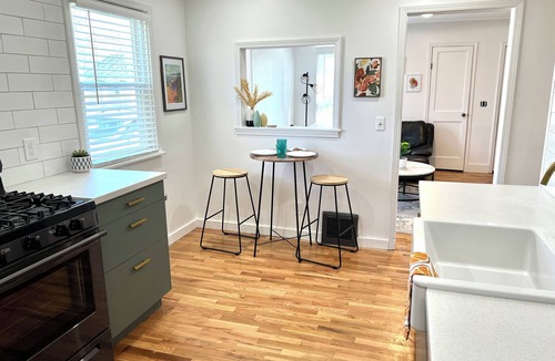 Lakeside House | Blissfully Philo! 5 minutes to Lake Michigan Beach. [Lakeside] [Dogs Welcome]