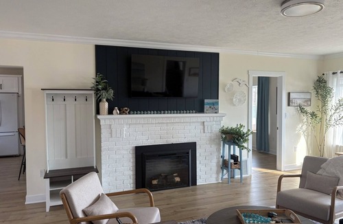 Newaygo House | Blue Haven Inn - Hess Lake Lakefront Property - Hot Tub, Kayaks, Central AC