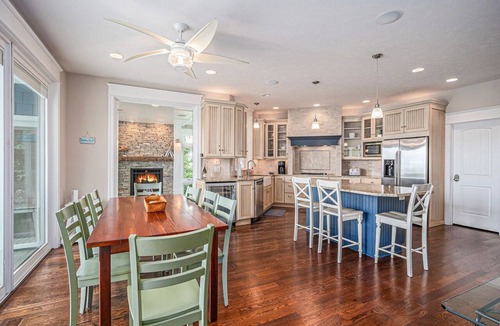 Lake Michigan Beach House | Blue Horizon Lakeside w/Private Beach