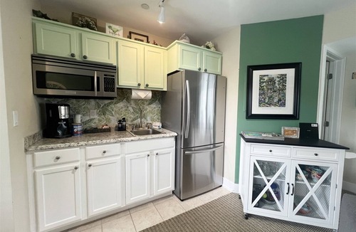 Douglas House | Blue Star Cabana: Swimming Pool, Dog Friendly, Walk to Douglas, Fun Condo
