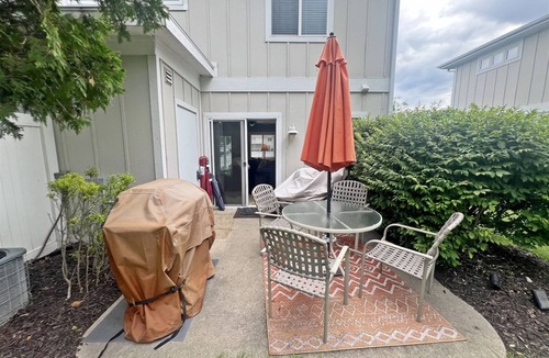 Douglas House | Blue Star Cabana: Swimming Pool, Dog Friendly, Walk to Douglas, Fun Condo