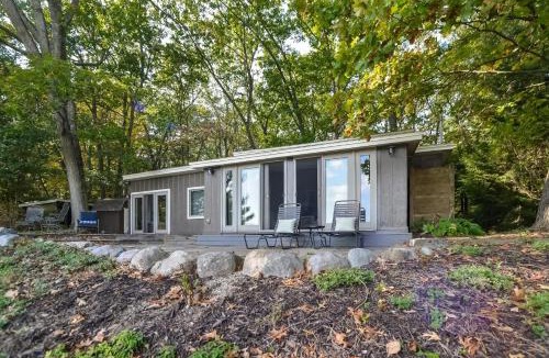 Saugatuck House | Blue Zen overlooking nature filled buoy beauty