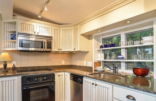 Saugatuck Cottage | Blue Zen overlooking nature filled buoy beauty!