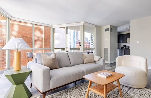 Rush and Division Apartment | Blueground | Rush & Division, rooftop, nr Lake Shore Park