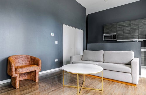 South Loop Apartment | Blueground | South Loop, city view, nr Grant Park