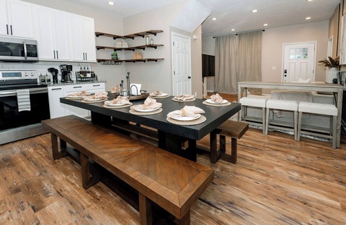 Holy Cross House | Brand New HGTV-Quality Family Retreat: Hot Tub, Sauna & Arcades