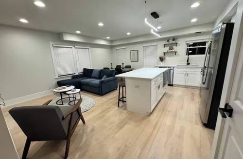 Brookfield Apartment | Bright & Spacious Duplex- Heart of Brookfield