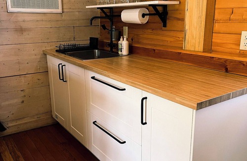 Lakeside House | Cafe Cottage - adorable cottage close to the lake