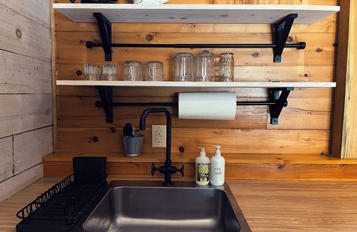 Lakeside House | Cafe Cottage - adorable cottage close to the lake
