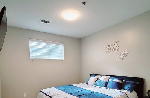 Medical Mile Apartment | Cali-King bed 86"TV downtown next to Medical Mile.