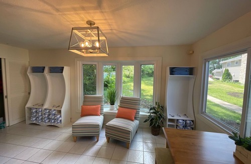 Edwardsburg House | Canary Cove: Cute Lake Home, Pontoon INCLUDED, near Notre Dame