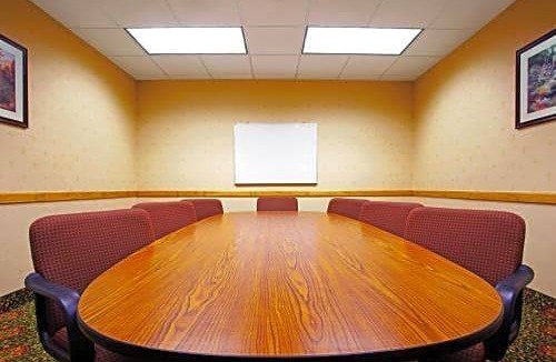 Forest Hills Hotel | Candlewood Suites Grand Rapids Airport, an IHG Hotel