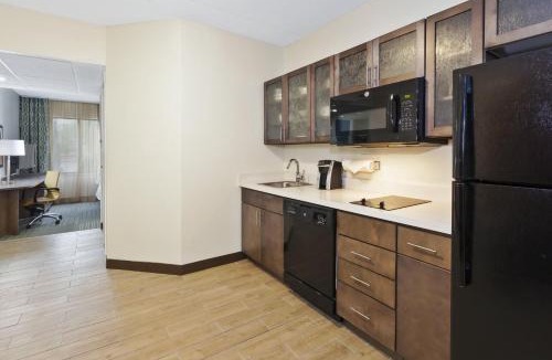 Forest Hills Hotel | Candlewood Suites Grand Rapids Airport by IHG