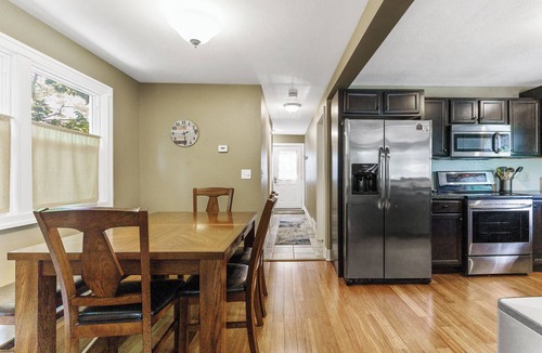 Spring Lake House | Captain's Corner | Walk to Beach, Relax by the Lake