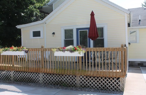Grand Haven Cottage | Captain's Cottage Suites
