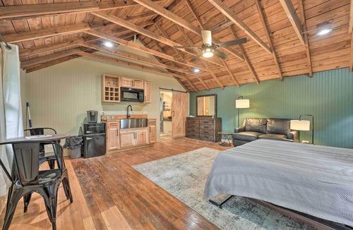Cassopolis Apartment | Cassopolis 'The Cabin' Retreat: Lake Access!
