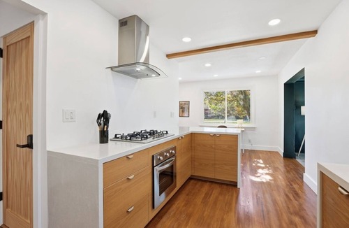 Indianapolis House | Centrally-Located | Modern Vibes | King Beds
