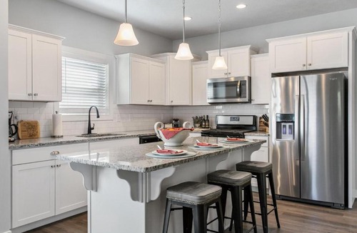 Holland House | Chapel Point