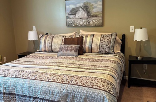 Marshall House | Charming 1-bdrm Barnsuite apartment in Parke County near Turkey Run State Park