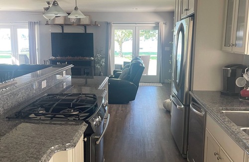 Niles House | Charming 1-bedroom house on Barron Lake