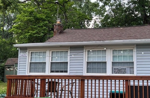 Brooklyn Cottage | Charming 2-bedroom cottage with access to Vineyard Lake in Brooklyn Mi