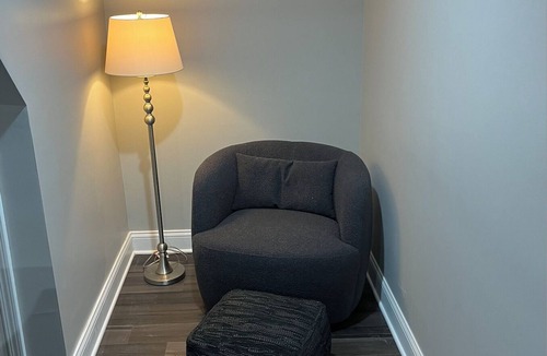 South Shore House | Charming 2-bedroom space with AC, WiFi in amazing Chicago