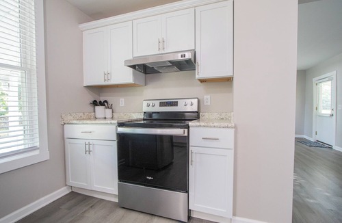 Bloomington House | Charming 2-bedroom house in delightful Bloomington with WiFi, AC