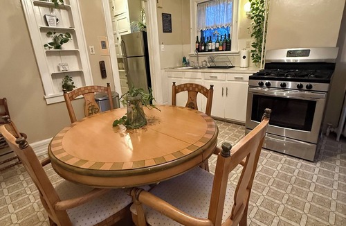 Toledo House | Charming 2nd floor unit in historic district