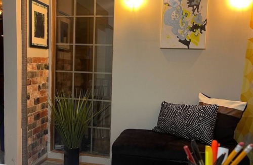 Oak Forest House | Charming 3-bedroom house with fitness equipment in lovely Oak Forest