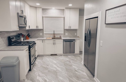 Fishers House | Charming 3-bedroom home near everything safe neighborhood. Family & pet-friendly