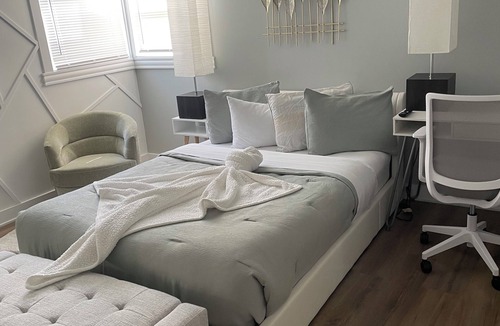 Chicago Heights House | Charming 3-bedroom house in Park Forest with WiFi, Large Flat Panel TVs & Google