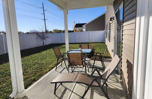 Plainfield House | Charming 4-bedroom house with AC, fitness room, WiFi in Plainfield