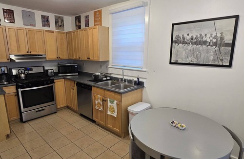 Clifton Cottage | Charming cottage, 3Qn w/WiFi, Parking, AC walkable to Clftn Nrthsd near dwntwn